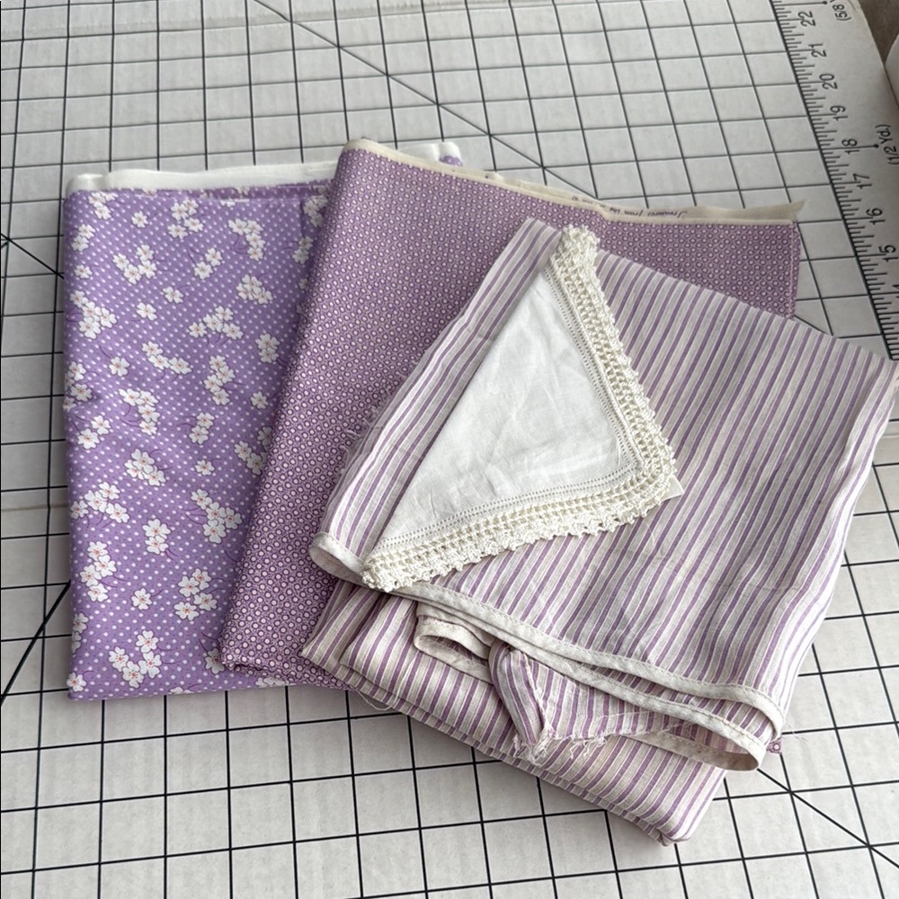 Lavender Vintage Fabric & Textile Bundle – Floral Calico, Antique Skirt Remnant, - Picture 2 of 16